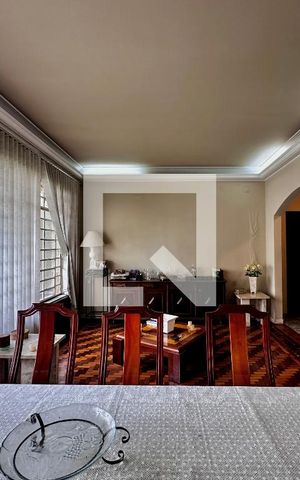 Casa à venda com 240m², 3 quartos e 4 vagas Casa à venda com 240m², 3 quartos e 4 vagasSala