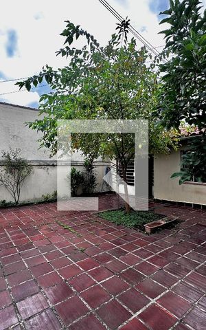 Casa à venda com 240m², 3 quartos e 4 vagas Casa à venda com 240m², 3 quartos e 4 vagasQuintal