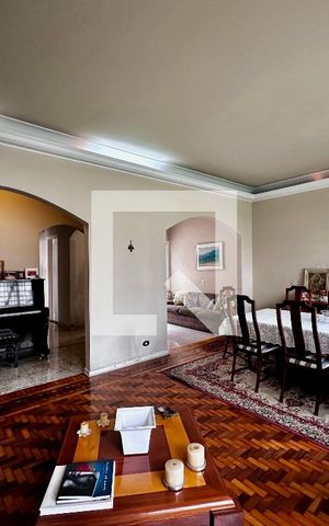 Casa à venda com 240m², 3 quartos e 4 vagas Casa à venda com 240m², 3 quartos e 4 vagasSala