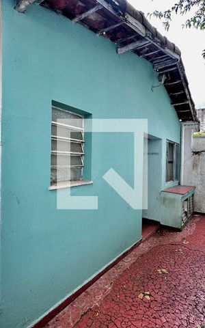 Casa à venda com 240m², 3 quartos e 4 vagas Casa à venda com 240m², 3 quartos e 4 vagasQuintal de Serviço