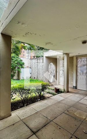 Casa à venda com 240m², 3 quartos e 4 vagas Casa à venda com 240m², 3 quartos e 4 vagasGaragem