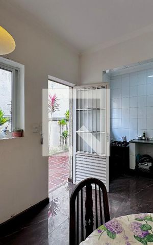 Casa à venda com 240m², 3 quartos e 4 vagas Casa à venda com 240m², 3 quartos e 4 vagasCozinha