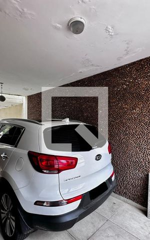 Casa à venda com 240m², 3 quartos e 4 vagas Casa à venda com 240m², 3 quartos e 4 vagasGaragem