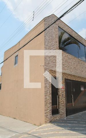 Casa à venda com 120m², 2 quartos e 2 vagasFachada