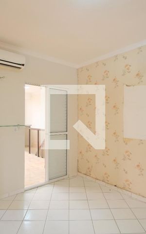 Casa à venda com 120m², 2 quartos e 2 vagasSuíte 2