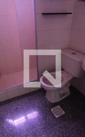 Apartamento à venda com 140m², 4 quartos e 2 vagasQuarto 3 - Banheiro da Suíte