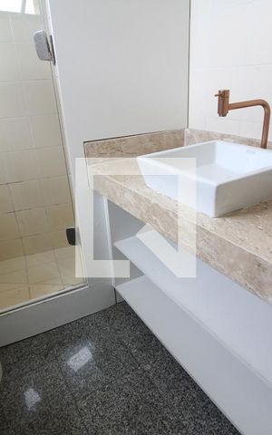 Apartamento à venda com 140m², 4 quartos e 2 vagasQuarto 4 - Banheiro da Suíte