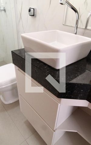 Casa para alugar com 70m², 3 quartos e 2 vagasBanheiro Social