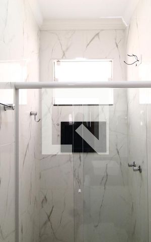 Casa para alugar com 70m², 3 quartos e 2 vagasBanheiro Social