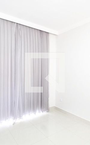 Casa para alugar com 70m², 3 quartos e 2 vagasSala