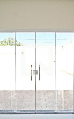 Casa para alugar com 70m², 3 quartos e 2 vagasSala
