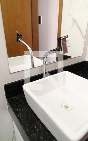 Casa para alugar com 70m², 3 quartos e 2 vagasBanheiro Social