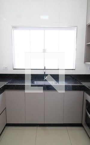 Casa para alugar com 70m², 3 quartos e 2 vagasCozinha