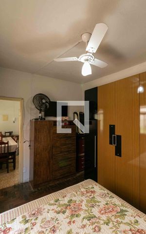 Casa à venda com 720m², 3 quartos e 5 vagas Casa à venda com 720m², 3 quartos e 5 vagasQuarto 1