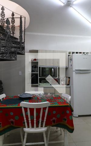 Casa à venda com 200m², 3 quartos e 3 vagasCozinha