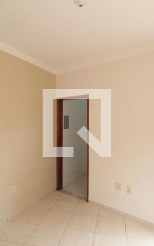 Casa para alugar com 60m², 2 quartos e 1 vagaSala