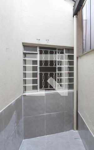 Casa para alugar com 60m², 2 quartos e 1 vagaÁrea de Serviço
