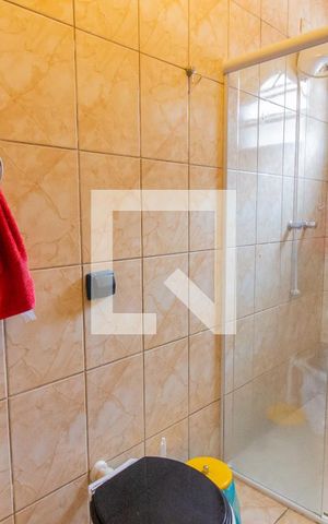 Casa à venda com 80m², 2 quartos e sem vaga Casa à venda com 80m², 2 quartos e sem vagaBanheiro da Suíte