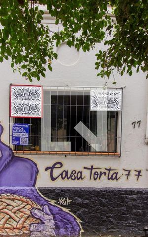 Casa à venda com 80m², 2 quartos e sem vaga Casa à venda com 80m², 2 quartos e sem vagaFachada + Plaquinha