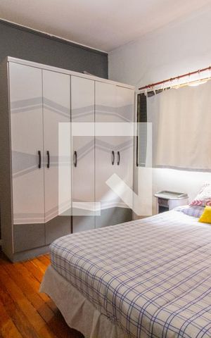 Casa à venda com 80m², 2 quartos e sem vaga Casa à venda com 80m², 2 quartos e sem vagaSuíte