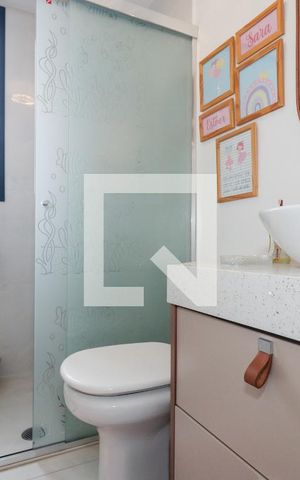 Apartamento à venda com 156m², 4 quartos e 3 vagasBanheiro da Suíte Americana