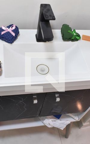 Casa de condomínio à venda com 60m², 1 quarto e 1 vagaBanheiro 2