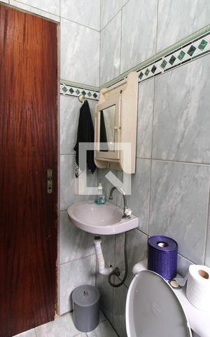 Casa à venda com 200m², 2 quartos e 5 vagasBanheiro de serviço