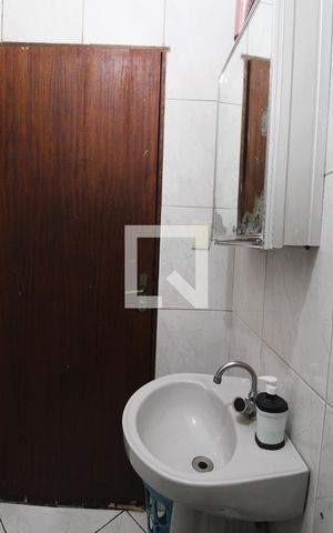 Casa à venda com 200m², 2 quartos e 5 vagasBanheiro da Suíte 1