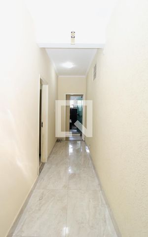Casa à venda com 200m², 2 quartos e 5 vagasCorredor - Quartos