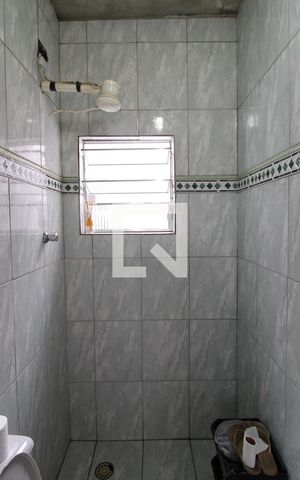 Casa à venda com 200m², 2 quartos e 5 vagasBanheiro de serviço