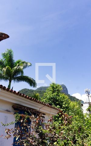 Casa à venda com 750m², 4 quartos e 5 vagas Casa à venda com 750m², 4 quartos e 5 vagasVista do quarto 2