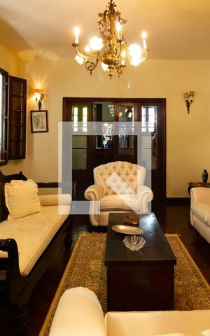 Casa à venda com 750m², 4 quartos e 5 vagas Casa à venda com 750m², 4 quartos e 5 vagasSala 1