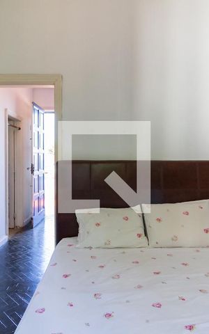 Casa à venda com 750m², 4 quartos e 5 vagas Casa à venda com 750m², 4 quartos e 5 vagasQuarto 1