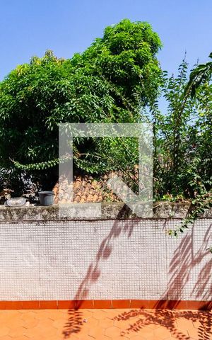 Casa à venda com 750m², 4 quartos e 5 vagas Casa à venda com 750m², 4 quartos e 5 vagasVaranda do quarto 3