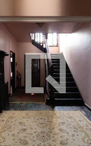 Casa à venda com 750m², 4 quartos e 5 vagas Casa à venda com 750m², 4 quartos e 5 vagasHall de entrada
