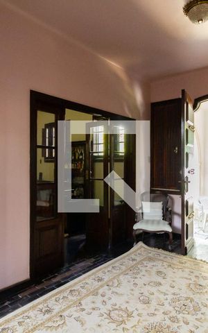 Casa à venda com 750m², 4 quartos e 5 vagas Casa à venda com 750m², 4 quartos e 5 vagasHall de entrada