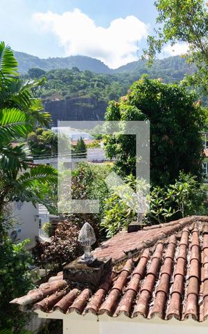 Casa à venda com 750m², 4 quartos e 5 vagas Casa à venda com 750m², 4 quartos e 5 vagasVista do quarto 1