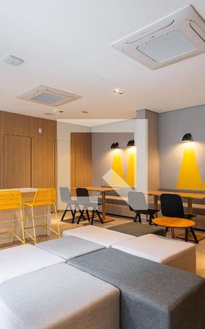 Studio para alugar com 32m², 1 quarto e sem vaga Studio para alugar com 32m², 1 quarto e sem vagaSalão de Festas