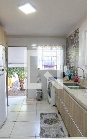 Casa à venda com 250m², 5 quartos e 3 vagas Casa à venda com 250m², 5 quartos e 3 vagasCozinha