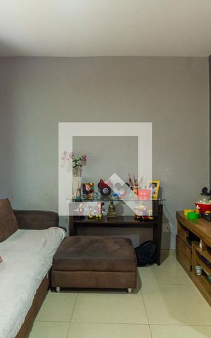 Casa à venda com 90m², 2 quartos e 2 vagas Casa à venda com 90m², 2 quartos e 2 vagasSala