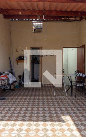 Casa à venda com 90m², 2 quartos e 2 vagas Casa à venda com 90m², 2 quartos e 2 vagasSacada