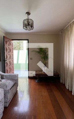 Casa para alugar com 350m², 5 quartos e 5 vagas Casa para alugar com 350m², 5 quartos e 5 vagasSala