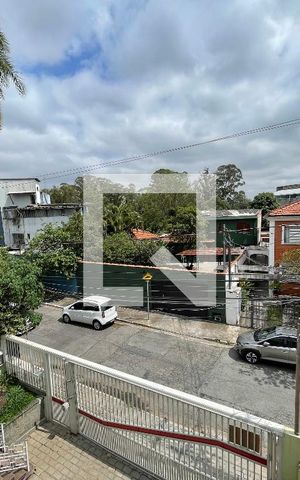 Casa para alugar com 350m², 5 quartos e 5 vagas Casa para alugar com 350m², 5 quartos e 5 vagasVista