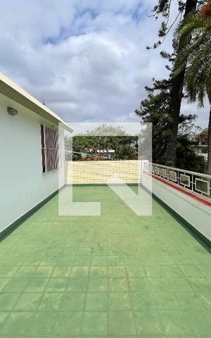 Casa para alugar com 350m², 5 quartos e 5 vagas Casa para alugar com 350m², 5 quartos e 5 vagasVaranda