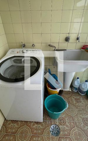 Casa para alugar com 350m², 5 quartos e 5 vagas Casa para alugar com 350m², 5 quartos e 5 vagasLavanderia