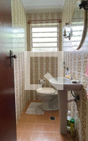 Casa para alugar com 350m², 5 quartos e 5 vagas Casa para alugar com 350m², 5 quartos e 5 vagasLavabo