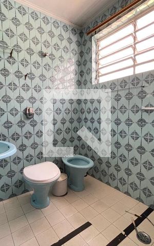 Casa para alugar com 350m², 5 quartos e 5 vagas Casa para alugar com 350m², 5 quartos e 5 vagasBanheiro do Quarto 4