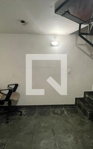 Casa à venda com 150m², 1 quarto e 1 vaga Casa à venda com 150m², 1 quarto e 1 vagaEscritório