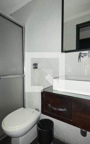 Casa à venda com 150m², 1 quarto e 1 vaga Casa à venda com 150m², 1 quarto e 1 vagaBanheiro