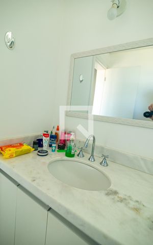 Apartamento para alugar com 55m², 1 quarto e 1 vaga Apartamento para alugar com 55m², 1 quarto e 1 vagaBanheiro da Suíte